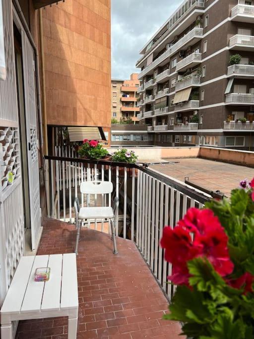 3 Fermate Dal Colosseo - Casa Vacanze Elena - 50 M Da Metro Garbatella Rome Bagian luar foto