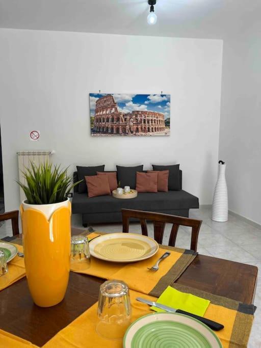 3 Fermate Dal Colosseo - Casa Vacanze Elena - 50 M Da Metro Garbatella Rome Bagian luar foto
