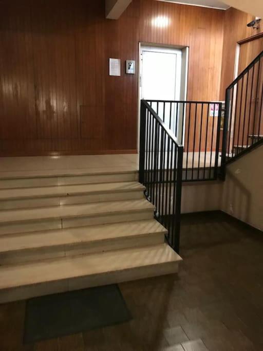 3 Fermate Dal Colosseo - Casa Vacanze Elena - 50 M Da Metro Garbatella Rome Bagian luar foto