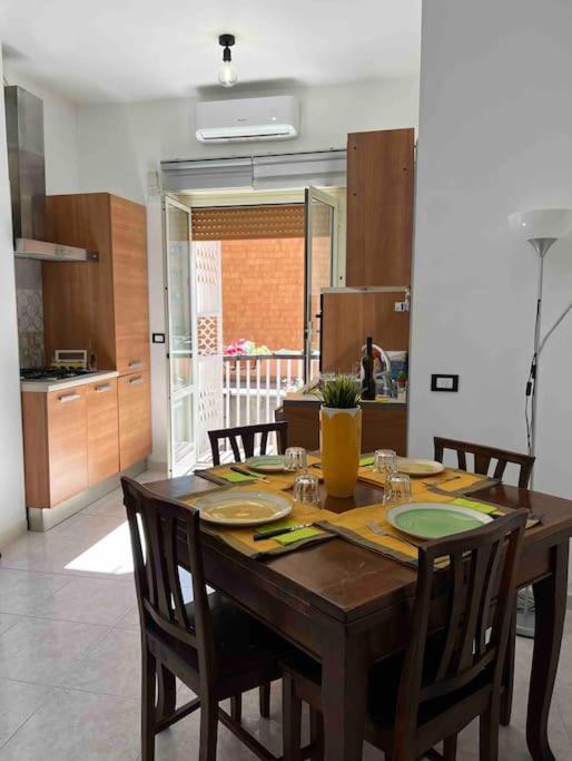 3 Fermate Dal Colosseo - Casa Vacanze Elena - 50 M Da Metro Garbatella Rome Bagian luar foto