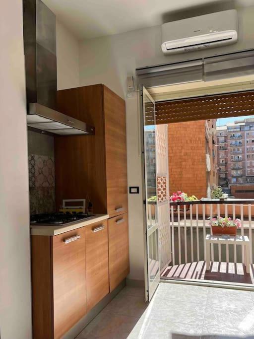 3 Fermate Dal Colosseo - Casa Vacanze Elena - 50 M Da Metro Garbatella Rome Bagian luar foto