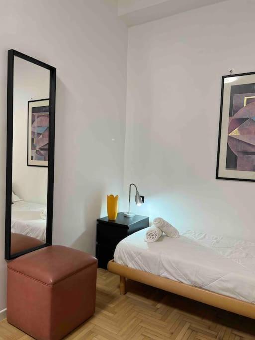 3 Fermate Dal Colosseo - Casa Vacanze Elena - 50 M Da Metro Garbatella Rome Bagian luar foto