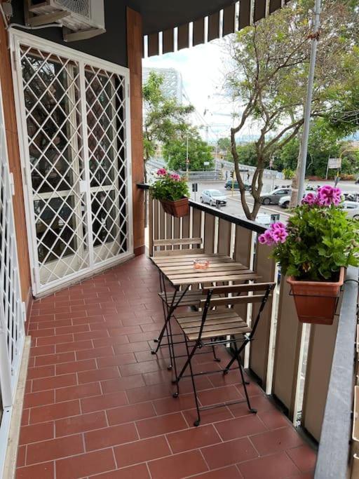 3 Fermate Dal Colosseo - Casa Vacanze Elena - 50 M Da Metro Garbatella Rome Bagian luar foto
